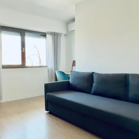 Your Modern In The Armenian Quarter Apartment