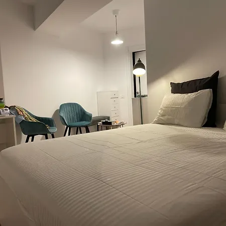 Апартаменти Your Modern In The Armenian Quarter *