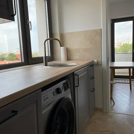 Апартаменти Your Modern In The Armenian Quarter