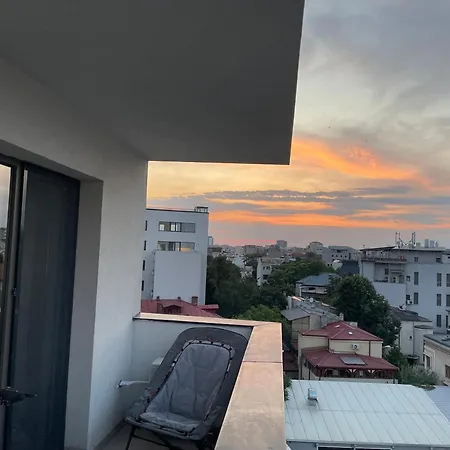 Your Modern In The Armenian Quarter Apartment *