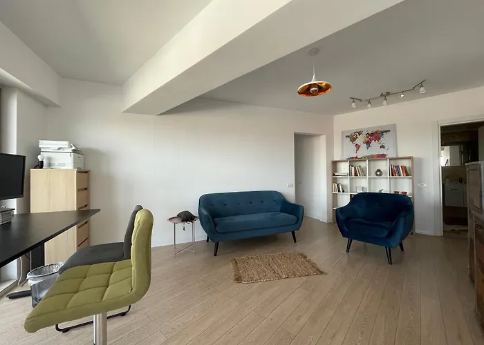 Your Modern In The Armenian Quarter Apartment