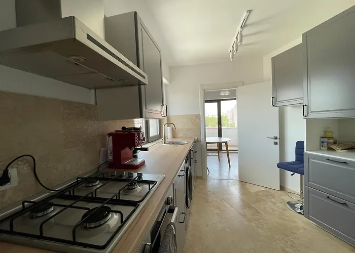 Your Modern In The Armenian Quarter *